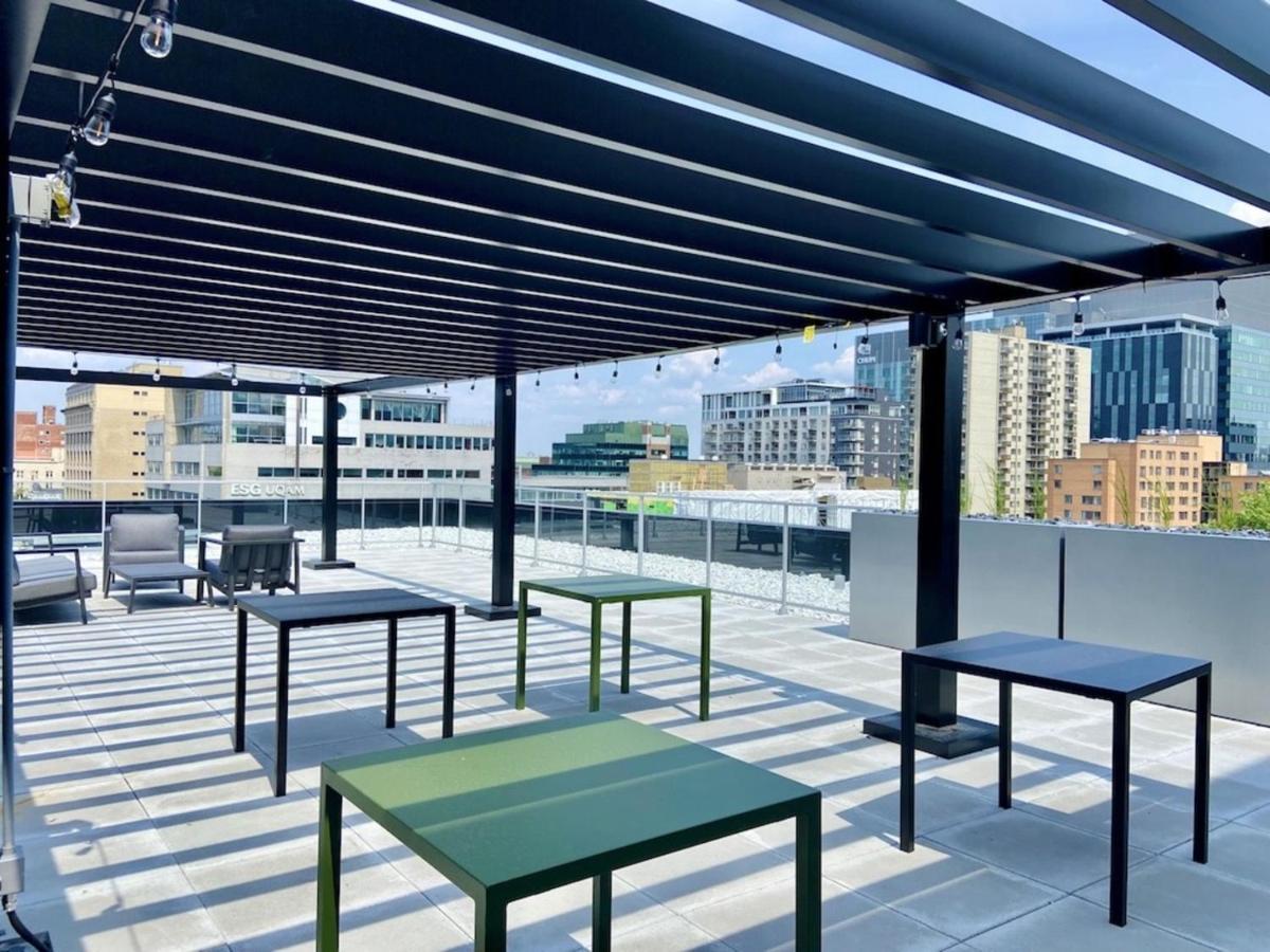 Appartement Condo Avec Terrasse Privee Dans Le Quartier Des Spectacles Montréal Exteriör bild